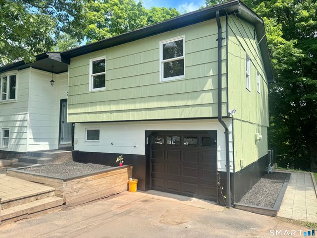 2 Heather Road, Hamden, CT 06518