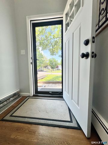 2 Heather Road, Hamden, CT 06518