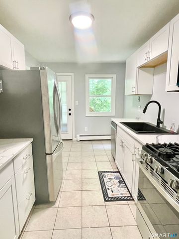 2 Heather Road, Hamden, CT 06518