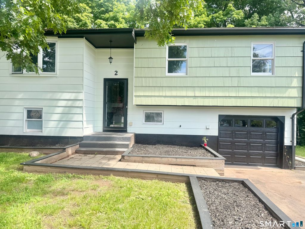 2 Heather Road, Hamden, CT 06518