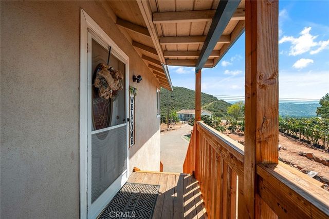 1996 Rainbow Glen Road, Fallbrook, CA 92028
