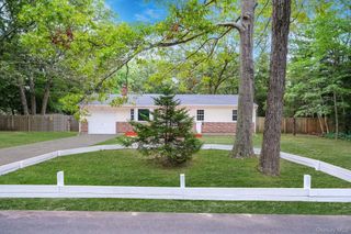 11 Red Maple Road, Ridge, NY 11961
