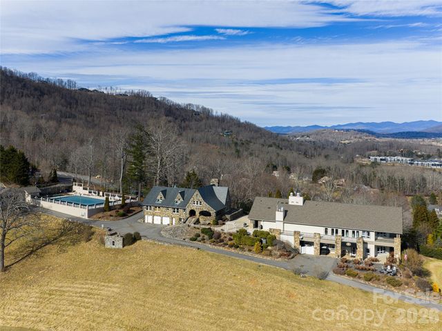 40 Cedar Drive, Mills River, NC 28759