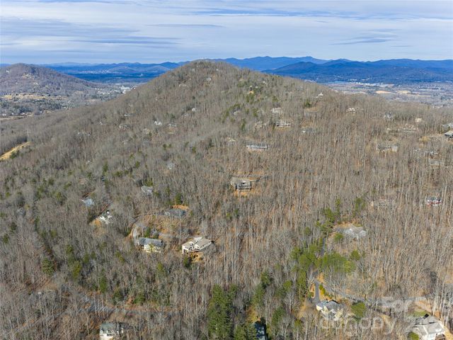 40 Cedar Drive, Mills River, NC 28759