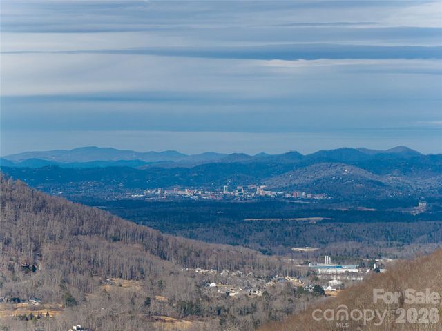 40 Cedar Drive, Mills River, NC 28759