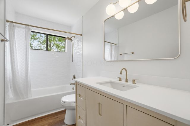 7465 Bloomfield Place, Dublin, OH 43016