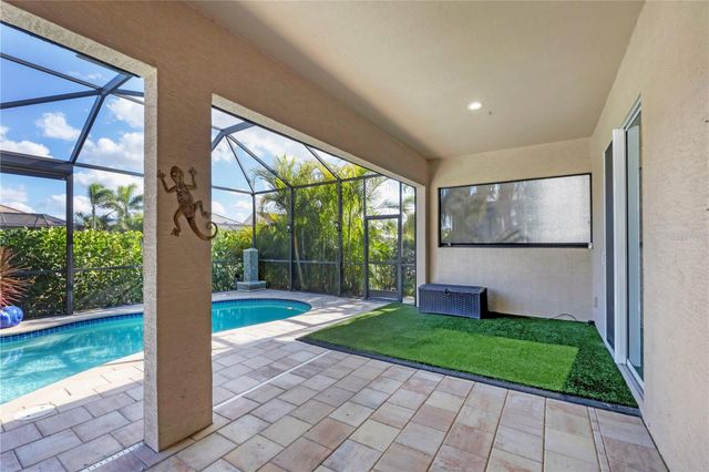 575 FORE DRIVE, Bradenton, FL 34208