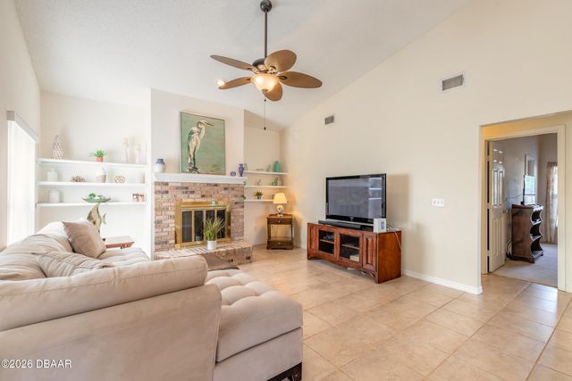 109 Brookhollow Circle, Daytona Beach, FL 32114