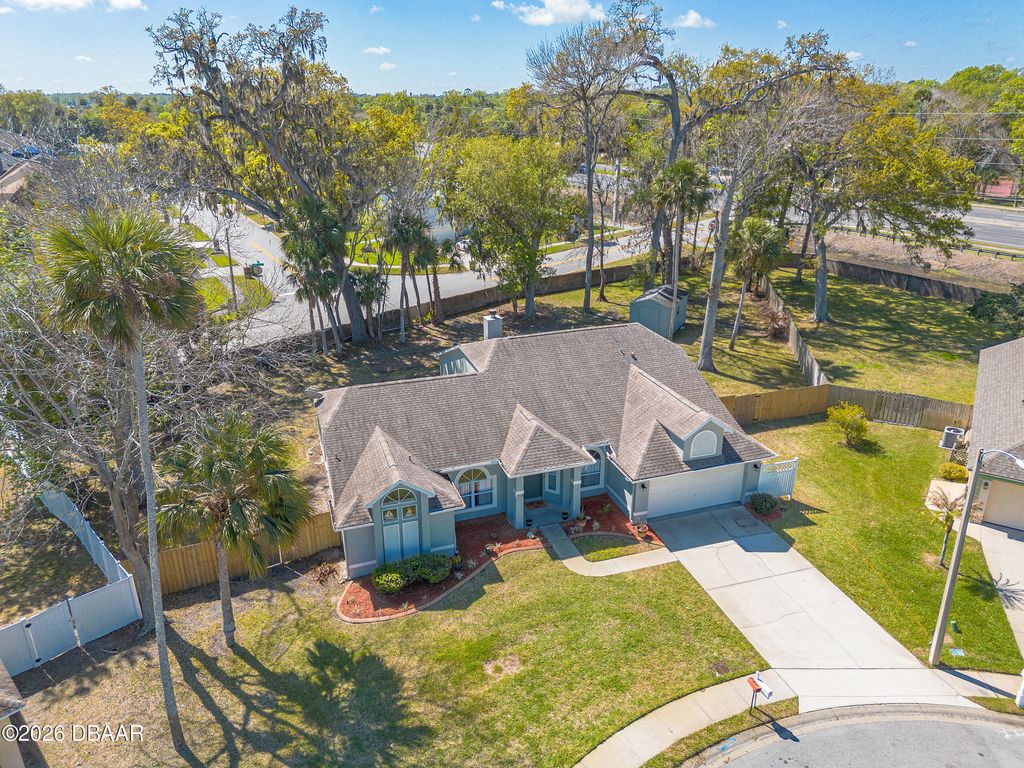 109 Brookhollow Circle, Daytona Beach, FL 32114