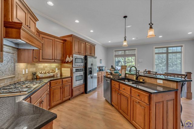 1138 SW New Forest DR, Topeka, KS 66604