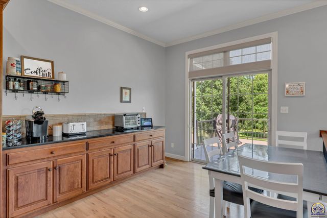 1138 SW New Forest DR, Topeka, KS 66604
