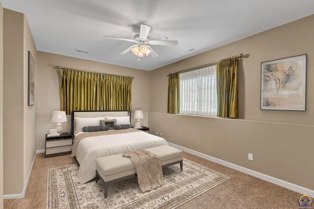1138 SW New Forest DR, Topeka, KS 66604