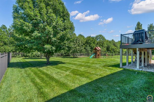 1138 SW New Forest DR, Topeka, KS 66604