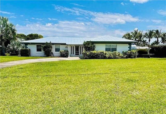 416 SE Naranja Avenue, Port St. Lucie, FL 34983