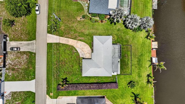 416 SE Naranja Avenue, Port St. Lucie, FL 34983
