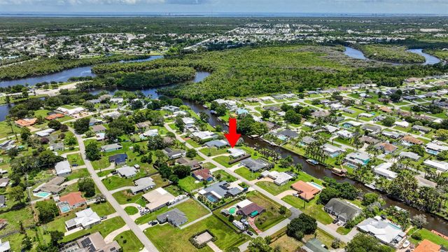 416 SE Naranja Avenue, Port St. Lucie, FL 34983