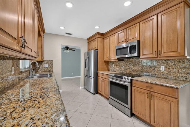 416 SE Naranja Avenue, Port St. Lucie, FL 34983