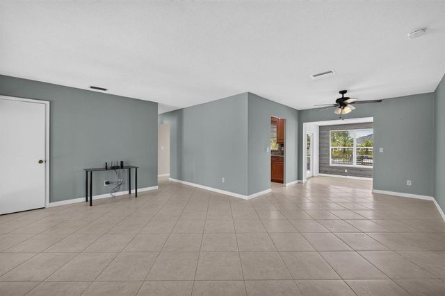 416 SE Naranja Avenue, Port St. Lucie, FL 34983