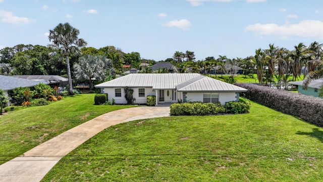 416 SE Naranja Avenue, Port St. Lucie, FL 34983