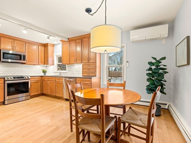 1828 Main St, Concord, MA 01742