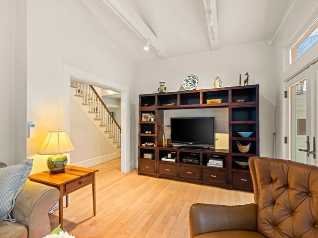 1828 Main St, Concord, MA 01742