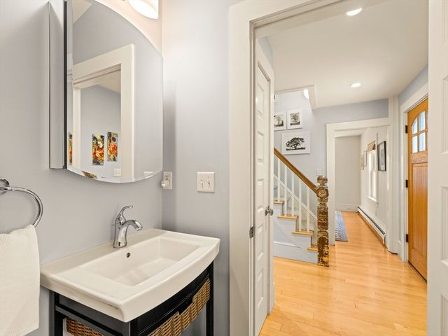 1828 Main St, Concord, MA 01742