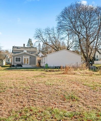 1828 Main St, Concord, MA 01742