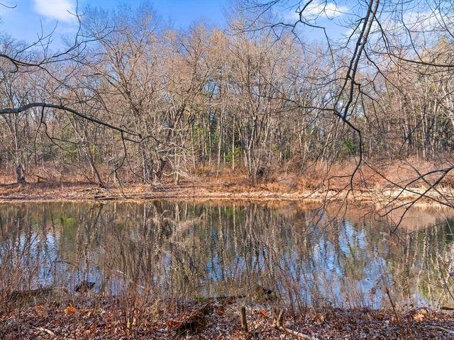 1828 Main St, Concord, MA 01742