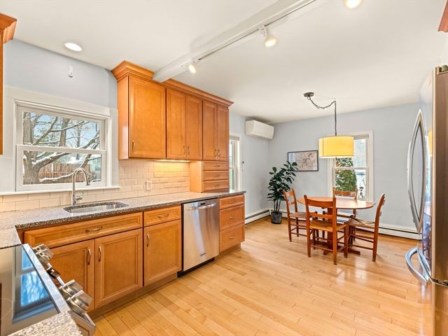 1828 Main St, Concord, MA 01742