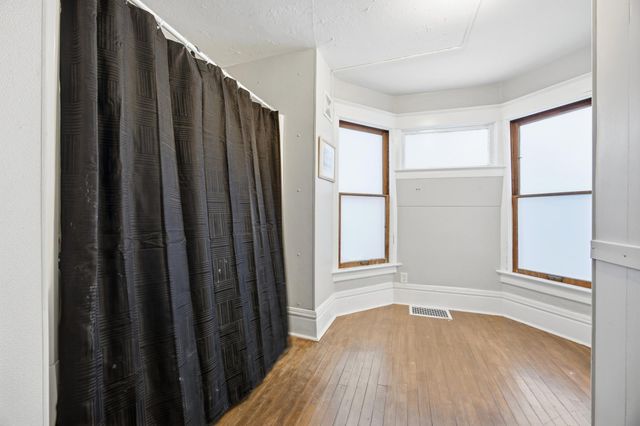 807 5th Street S, Moorhead, MN 56560