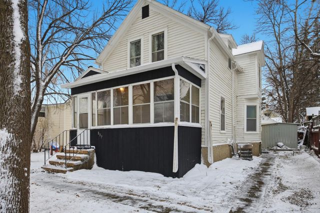 807 5th Street S, Moorhead, MN 56560