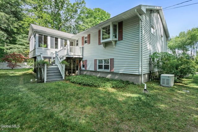 723 Grooms Road, Clifton Park, NY 12148