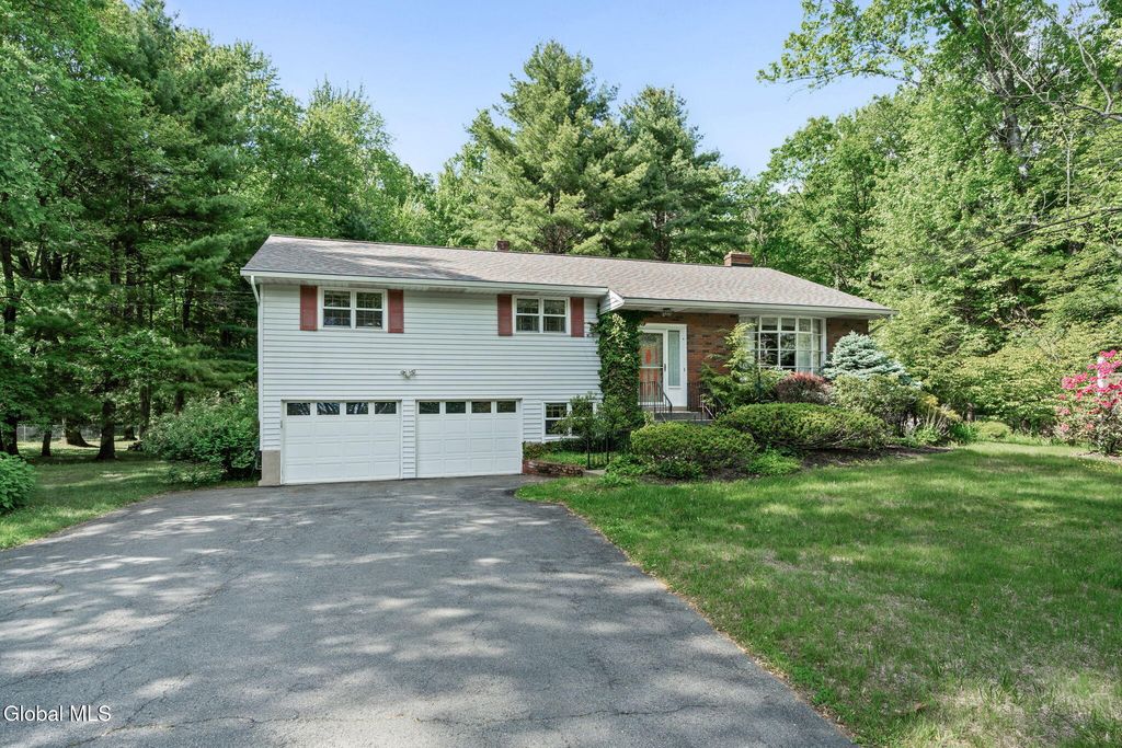 723 Grooms Road, Clifton Park, NY 12148