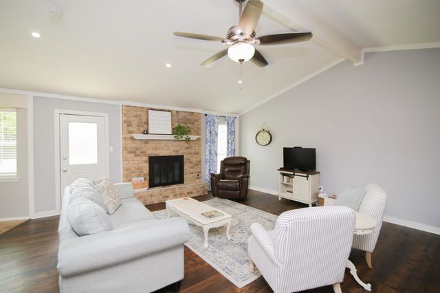 4208 Fitzgerald St, Marshall, TX 75672