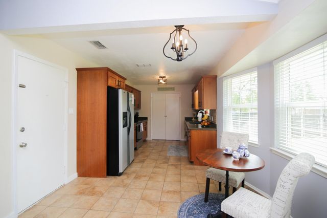 4208 Fitzgerald St, Marshall, TX 75672