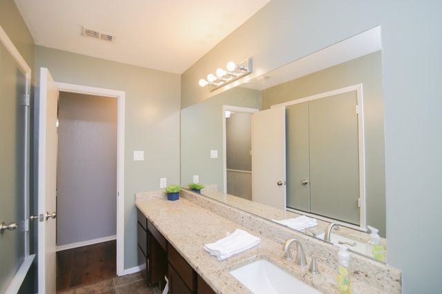 4208 Fitzgerald St, Marshall, TX 75672