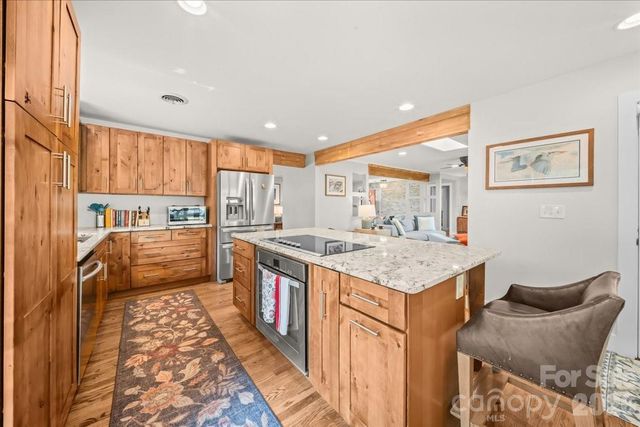 102 Hillside Lane, Morganton, NC 28655