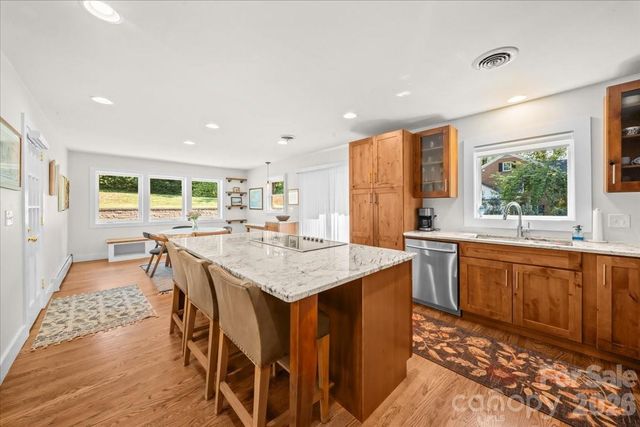 102 Hillside Lane, Morganton, NC 28655