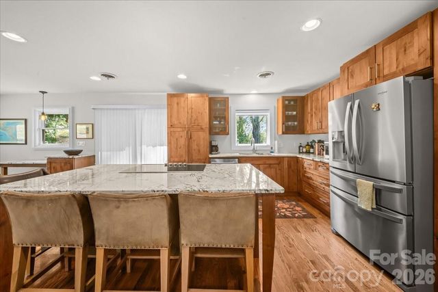 102 Hillside Lane, Morganton, NC 28655
