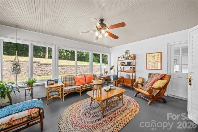 102 Hillside Lane, Morganton, NC 28655