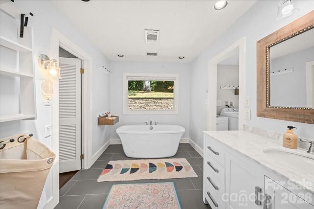 102 Hillside Lane, Morganton, NC 28655