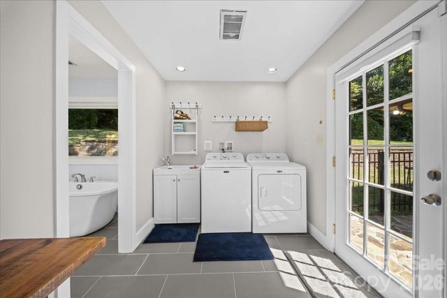 102 Hillside Lane, Morganton, NC 28655