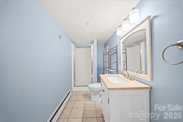 102 Hillside Lane, Morganton, NC 28655