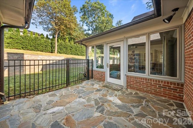 102 Hillside Lane, Morganton, NC 28655