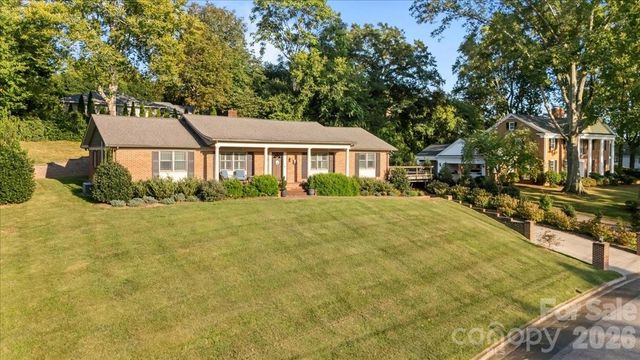 102 Hillside Lane, Morganton, NC 28655