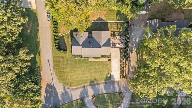 102 Hillside Lane, Morganton, NC 28655