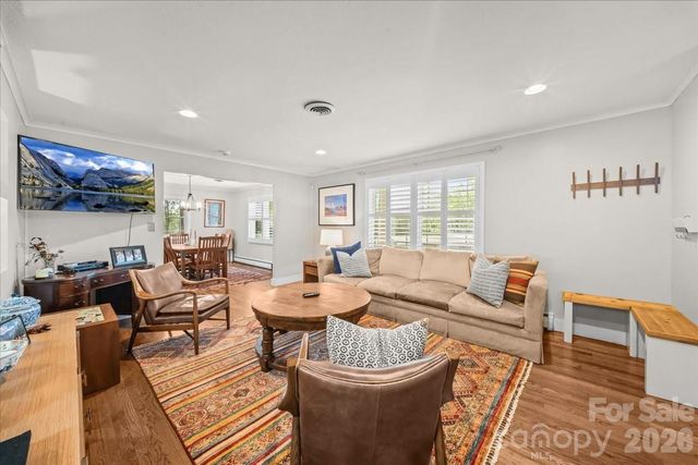 102 Hillside Lane, Morganton, NC 28655