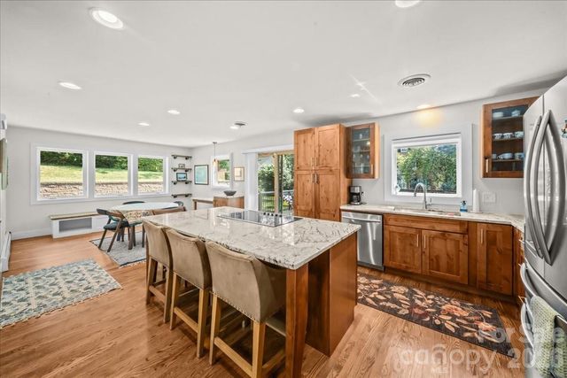 102 Hillside Lane, Morganton, NC 28655