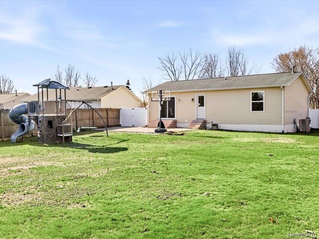 600 Applegate Drive, Marysville, MI 48040