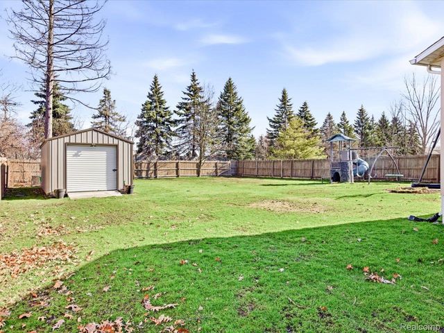 600 Applegate Drive, Marysville, MI 48040